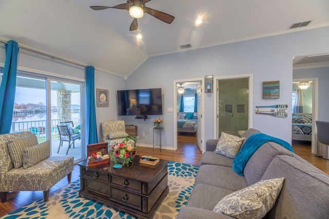 1547 Hummingbird Lane, Possum Kingdom Lake, TX 76449