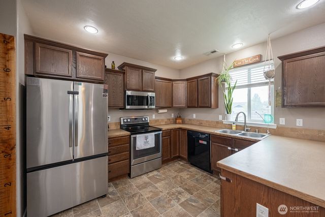 800 S Hamilton Road, Moses Lake, WA 98837