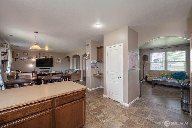 800 S Hamilton Road, Moses Lake, WA 98837