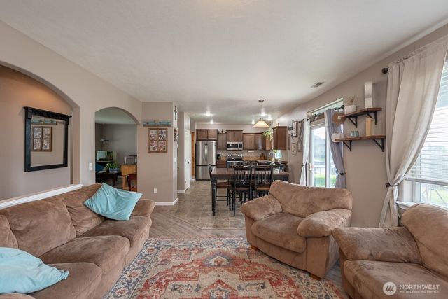 800 S Hamilton Road, Moses Lake, WA 98837