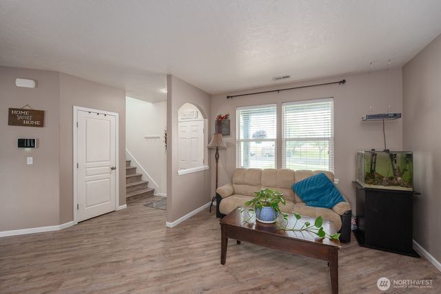 800 S Hamilton Road, Moses Lake, WA 98837