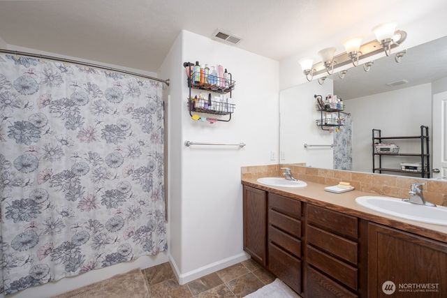 800 S Hamilton Road, Moses Lake, WA 98837