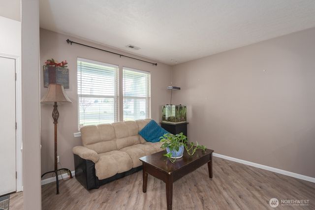 800 S Hamilton Road, Moses Lake, WA 98837