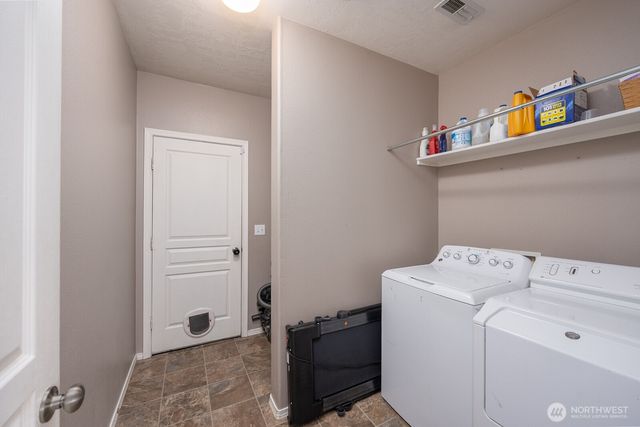 800 S Hamilton Road, Moses Lake, WA 98837
