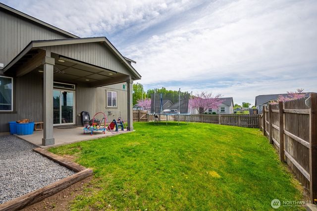800 S Hamilton Road, Moses Lake, WA 98837