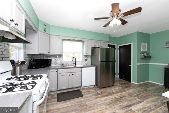 332 S FELLOWSHIP RD, Maple Shade, NJ 08052