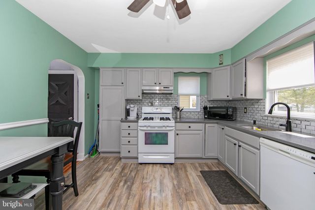 332 S FELLOWSHIP RD, Maple Shade, NJ 08052