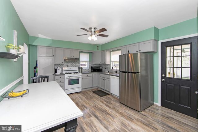 332 S FELLOWSHIP RD, Maple Shade, NJ 08052