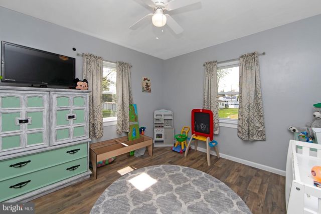 332 S FELLOWSHIP RD, Maple Shade, NJ 08052