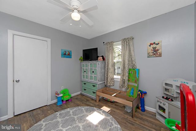 332 S FELLOWSHIP RD, Maple Shade, NJ 08052