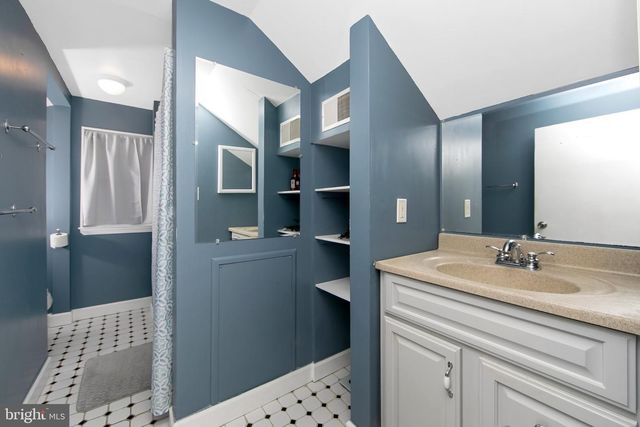 332 S FELLOWSHIP RD, Maple Shade, NJ 08052