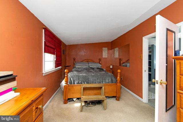 332 S FELLOWSHIP RD, Maple Shade, NJ 08052