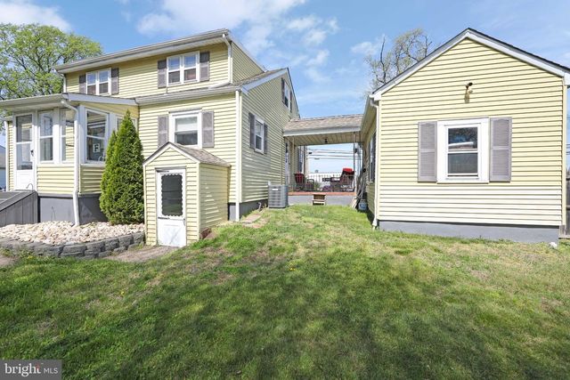 332 S FELLOWSHIP RD, Maple Shade, NJ 08052