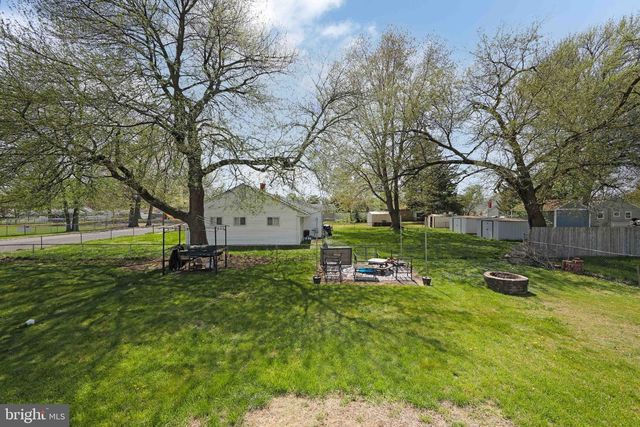 332 S FELLOWSHIP RD, Maple Shade, NJ 08052