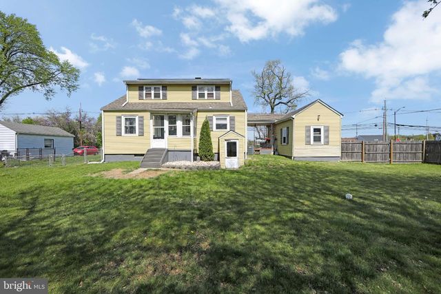332 S FELLOWSHIP RD, Maple Shade, NJ 08052