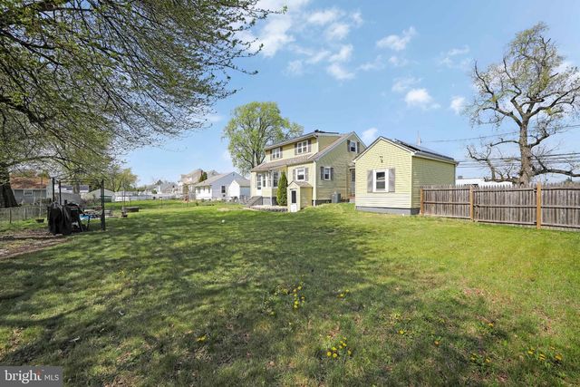 332 S FELLOWSHIP RD, Maple Shade, NJ 08052