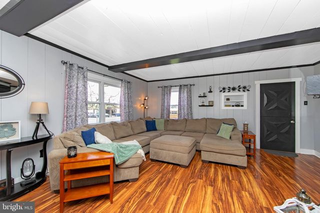 332 S FELLOWSHIP RD, Maple Shade, NJ 08052