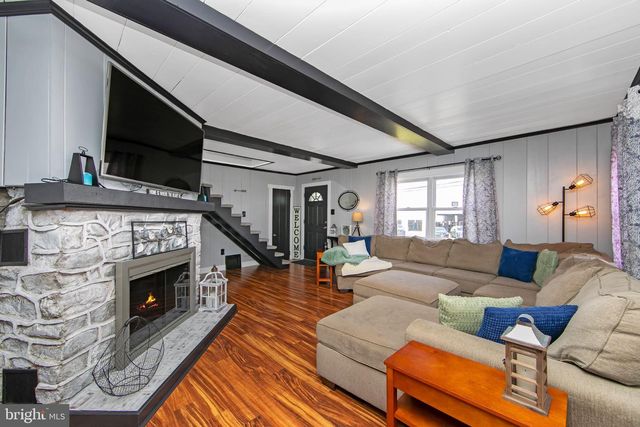 332 S FELLOWSHIP RD, Maple Shade, NJ 08052