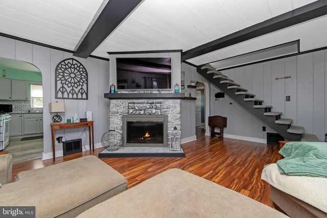 332 S FELLOWSHIP RD, Maple Shade, NJ 08052