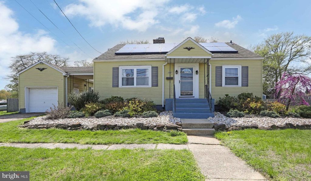 332 S FELLOWSHIP RD, Maple Shade, NJ 08052