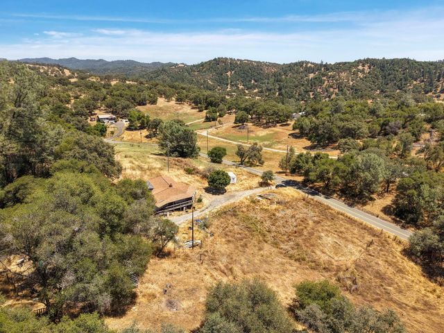 6839 Fricot City Rd, San Andreas, CA 95249