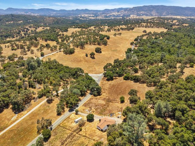 6839 Fricot City Rd, San Andreas, CA 95249