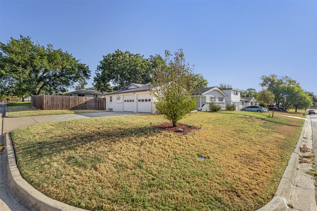 8001 Clark Street, North Richland Hills, TX 76180 — photo 3