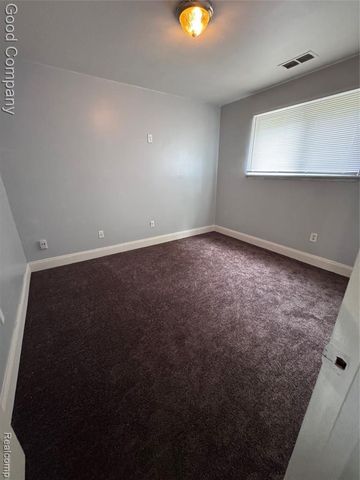 15497 Dixie, Redford, MI 48239