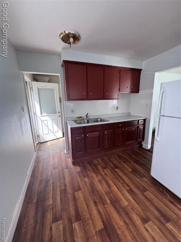 15497 Dixie, Redford, MI 48239