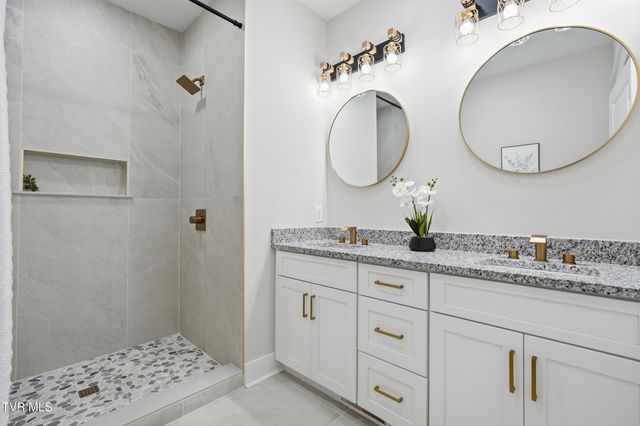 123 Elbert Way, Bristol, VA 24201