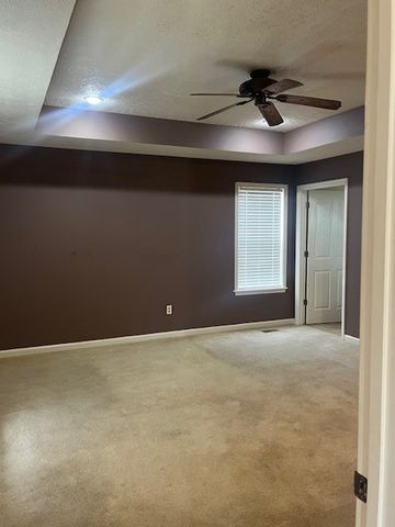 1180 White Dr, Lewisburg, TN 37091