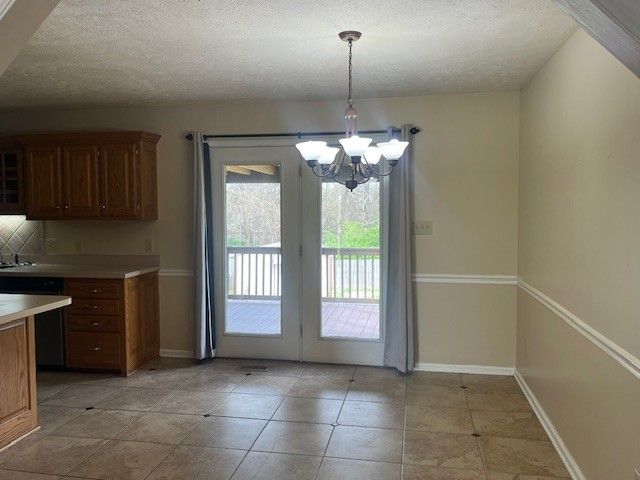 1180 White Dr, Lewisburg, TN 37091