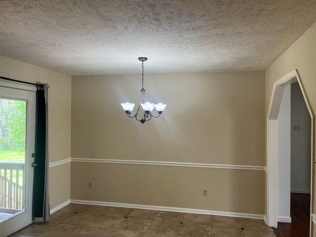 1180 White Dr, Lewisburg, TN 37091