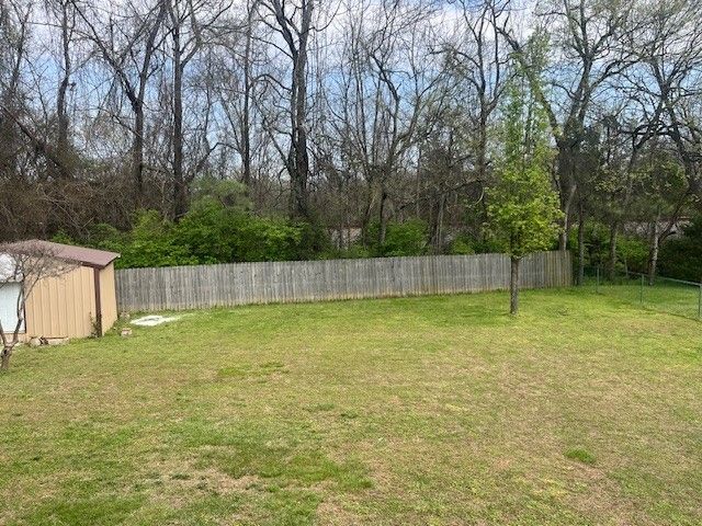 1180 White Dr, Lewisburg, TN 37091