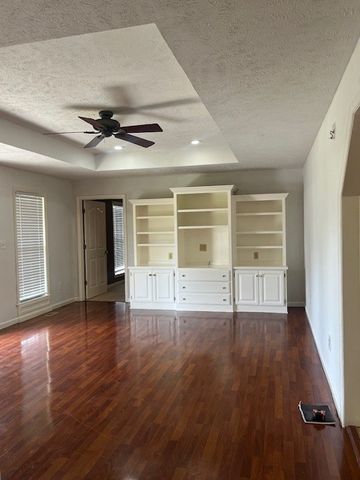 1180 White Dr, Lewisburg, TN 37091