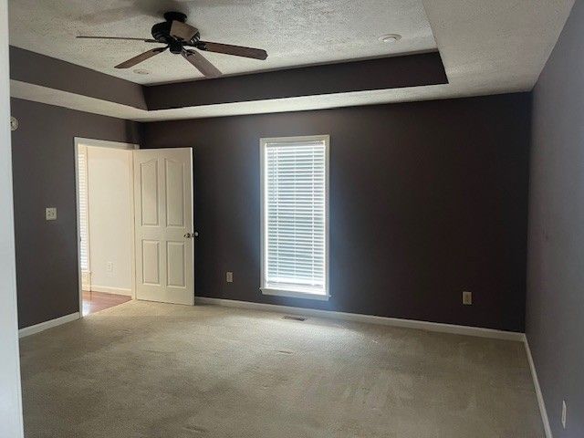 1180 White Dr, Lewisburg, TN 37091