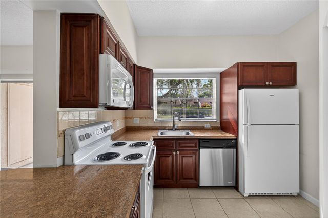 641 Cypress Lake Blvd E18, Pompano Beach, FL 33064