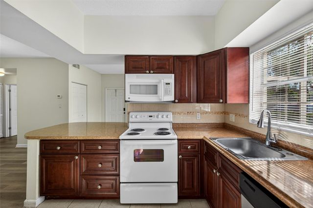 641 Cypress Lake Blvd E18, Pompano Beach, FL 33064