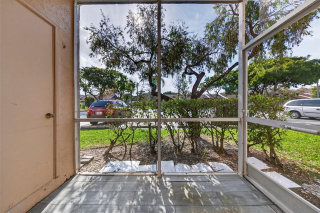 641 Cypress Lake Blvd E18, Pompano Beach, FL 33064