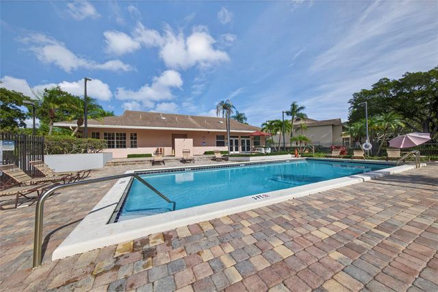 641 Cypress Lake Blvd E18, Pompano Beach, FL 33064