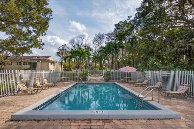 641 Cypress Lake Blvd E18, Pompano Beach, FL 33064