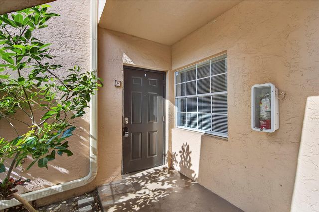 641 Cypress Lake Blvd E18, Pompano Beach, FL 33064