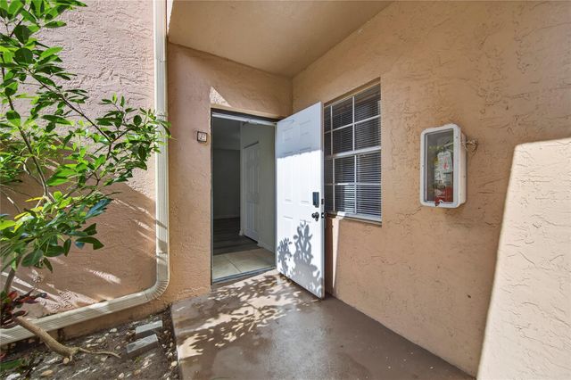 641 Cypress Lake Blvd E18, Pompano Beach, FL 33064