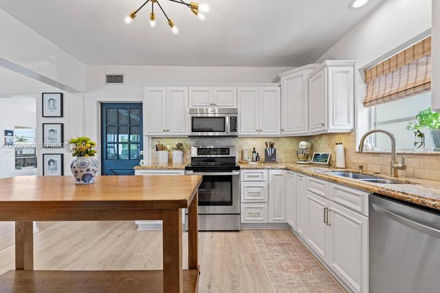 112 NE 17th Street, Homestead, FL 33030