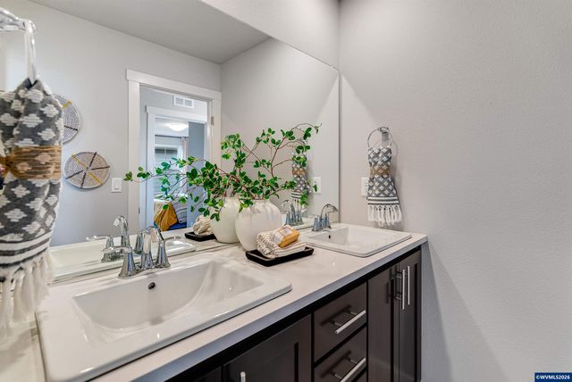 3685 SE 83rd Av, Hillsboro, OR 97123