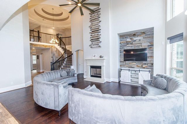 9723 Lauren Briar Lane, Humble, TX 77396