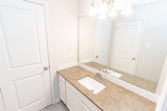 9723 Lauren Briar Lane, Humble, TX 77396