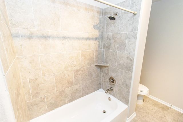 9723 Lauren Briar Lane, Humble, TX 77396