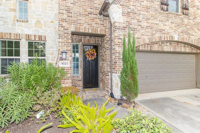 9723 Lauren Briar Lane, Humble, TX 77396