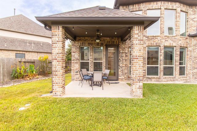 9723 Lauren Briar Lane, Humble, TX 77396